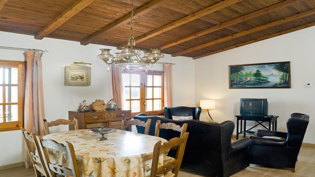 Can Garriga II I III Apartman Garriguella Kültér fotó