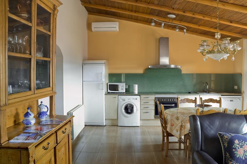 Can Garriga II I III Apartman Garriguella Kültér fotó