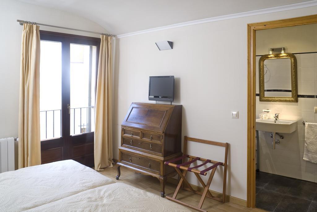 Can Garriga II I III Apartman Garriguella Kültér fotó