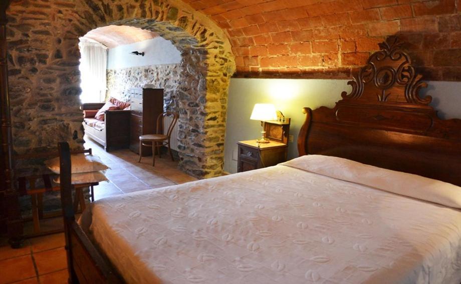 Can Garriga II I III Apartman Garriguella Kültér fotó